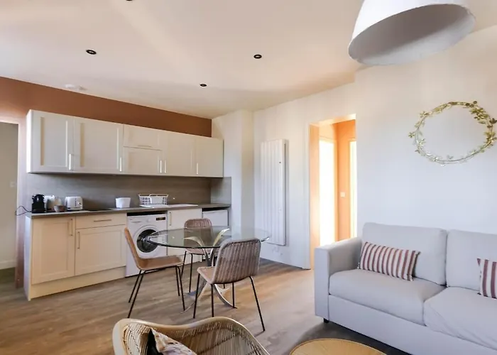 Appartement Prestigieux Place Saint Marc IV D
